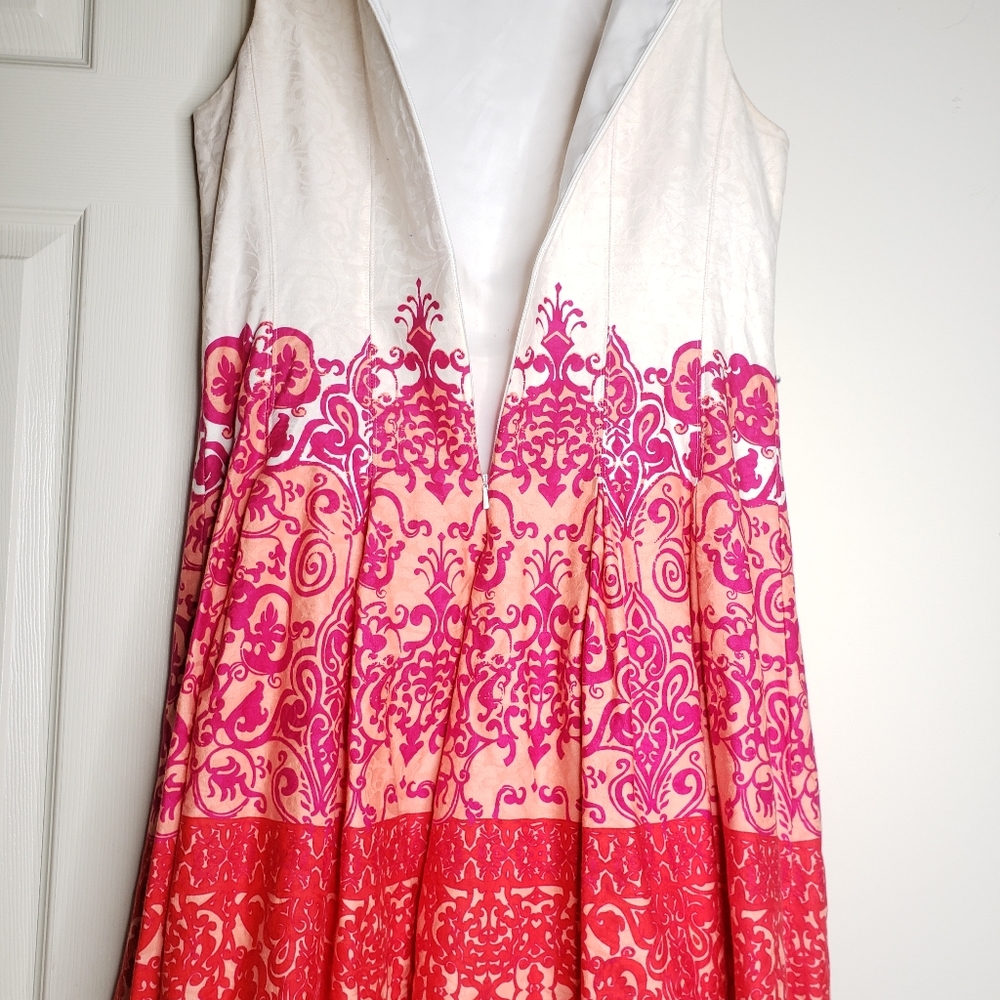 Dress - Picture 7 of 9